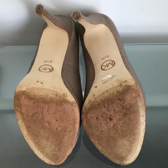 Michael Kors - Tan Crocodile Platform Heel / Pump - Picture 9 of 10